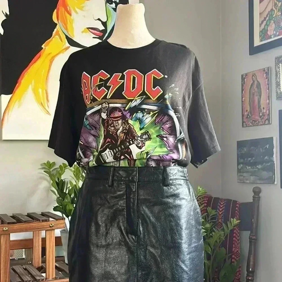 AC/DC Graphic Design T-Shirt - Picture 1 of 7